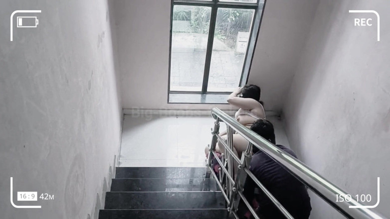 Big-Boobs-fuckers: Cuplu telugu filmează în secret un vlog sexual pornografic într-o nouă locație...