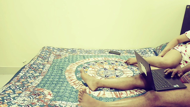 Coupleworld0002: 继妹在家里和印度哥哥睡一张床。