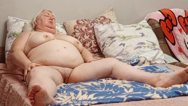 Zona901: 보짓물 가득한 보지를 핑거링하는 폭유 이웃