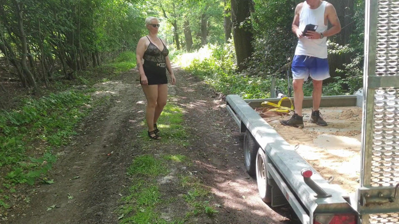 UserBitch1: Going for a Frivolous Walk, Fucking and Pissing
