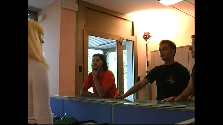 Bizzarre World: Мужчина-транс с блондинкой-париком, жесткий трах в