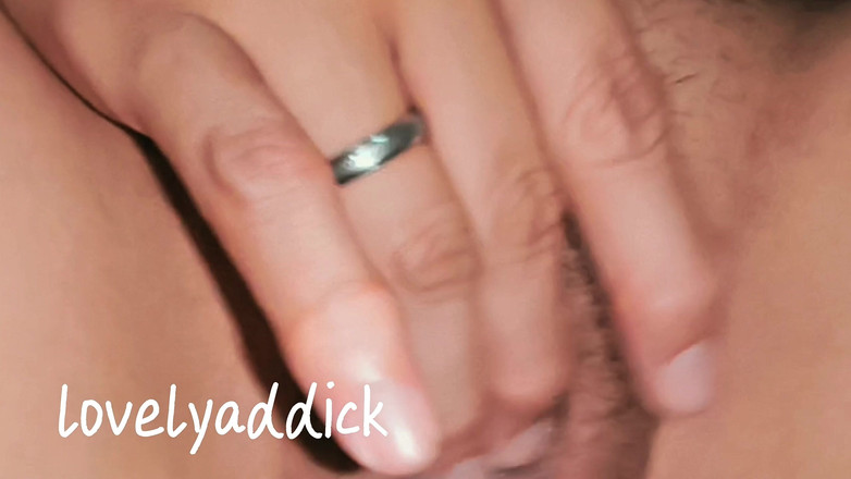 Lovelyaddik: Filipina Horney berührt ihr selbst mit stöhnen