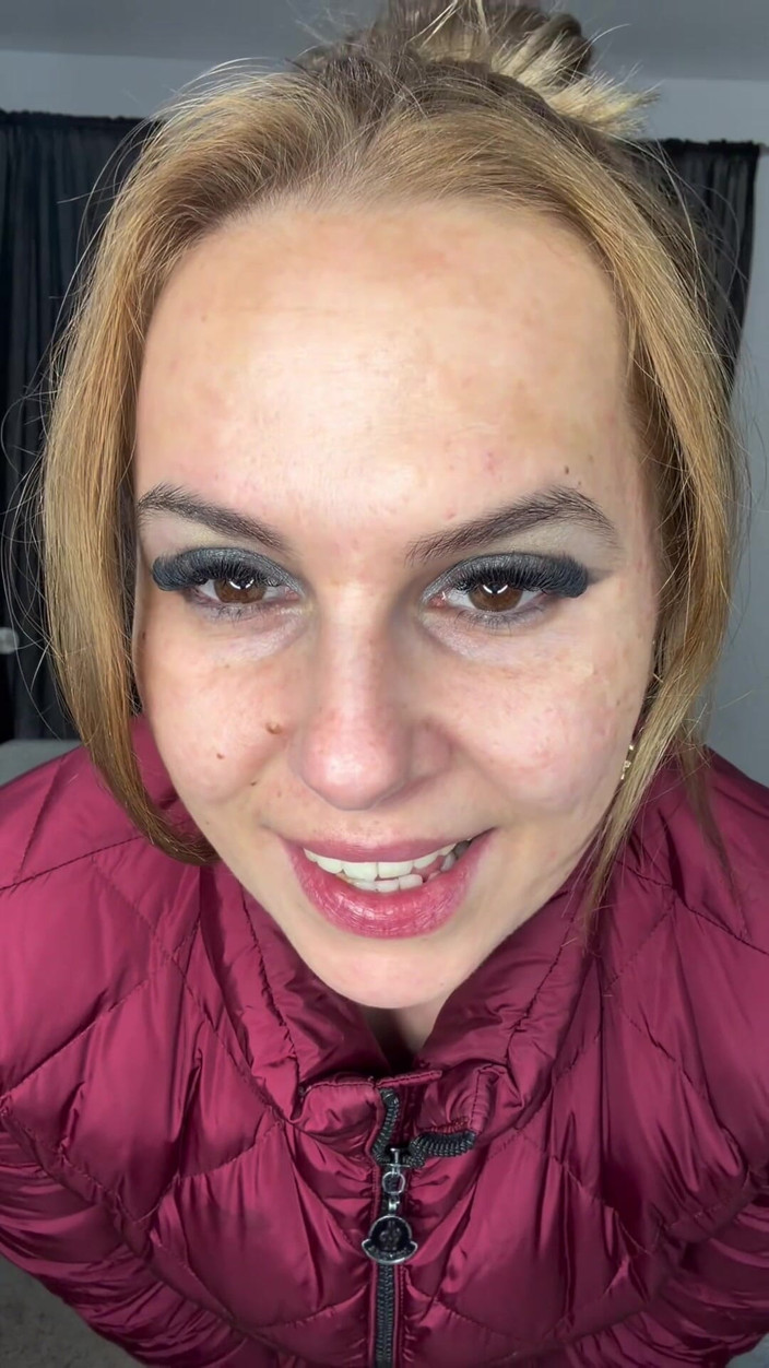 Sexy_Emeli: Puckered Lips Face