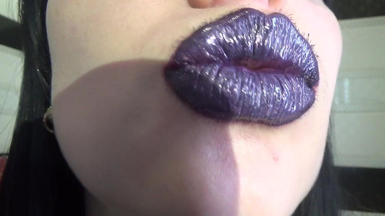 Goddess Misha Goldy: Purple glossy lips! Kissing and duck face fetishes!!