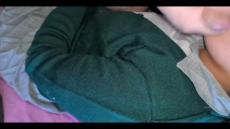 Anny Kitty: Sepong kontol. Murid nakal ini suka banget telan sperma