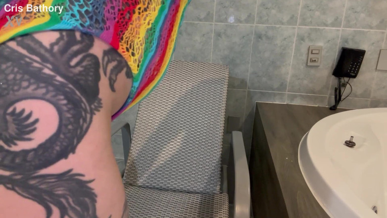 Cris Bathory: クリス・バトリーがアナル・シャンティリーで楽しんでいる様子