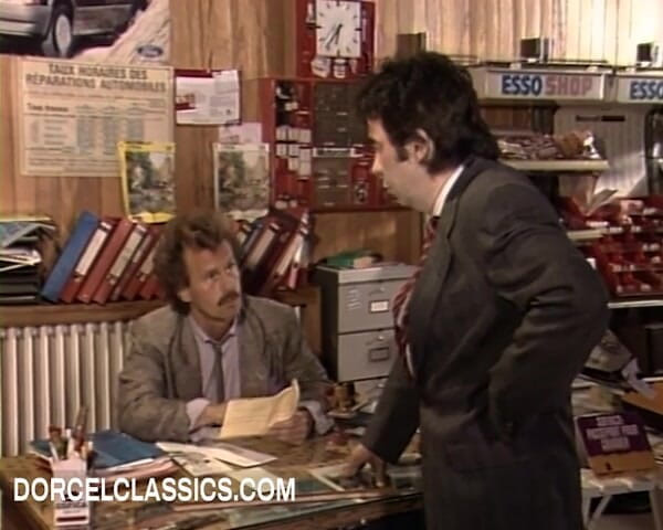 Dorcel classics: A Blowjob Under the Desk