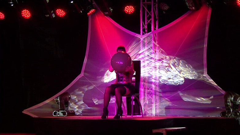 Looners Passion: Blow to Pop di atas pentas