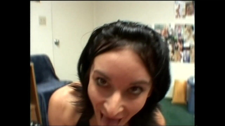 The hunters TV - (The best full movies xxx): Брітні, Джулс, Скай ковтають