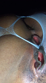 Réel, couple britannique maison - regarde ma chatte pendant que je bâillonne sur une bite