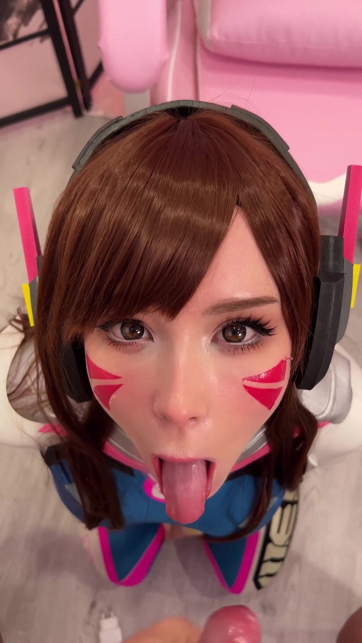 Sweetie Fox: Tiktoker girl cosplay D.Va from Overwatch and sucks dick till...