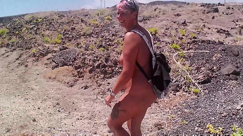 bekycarril: Outdoor Blowjob at the End of a Naked Hiking &amp; Pee