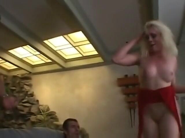 American Idol X: Pretty blond sucking double dick