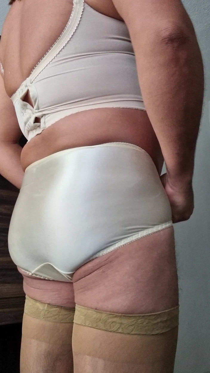 My panties: Orgasmo sissy senza mani, con l'aiuto di due dispositivi vibratori,...