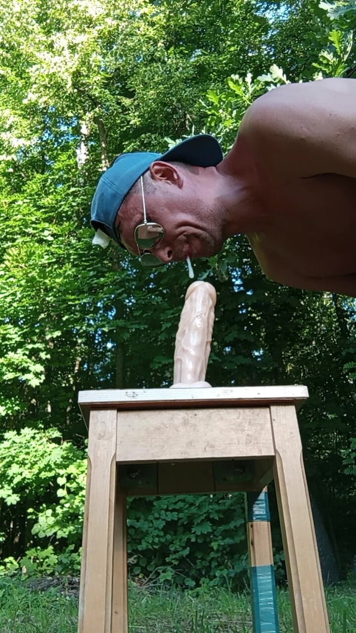 MaxonFF: I Suck a Dildo From My Delicious Ass