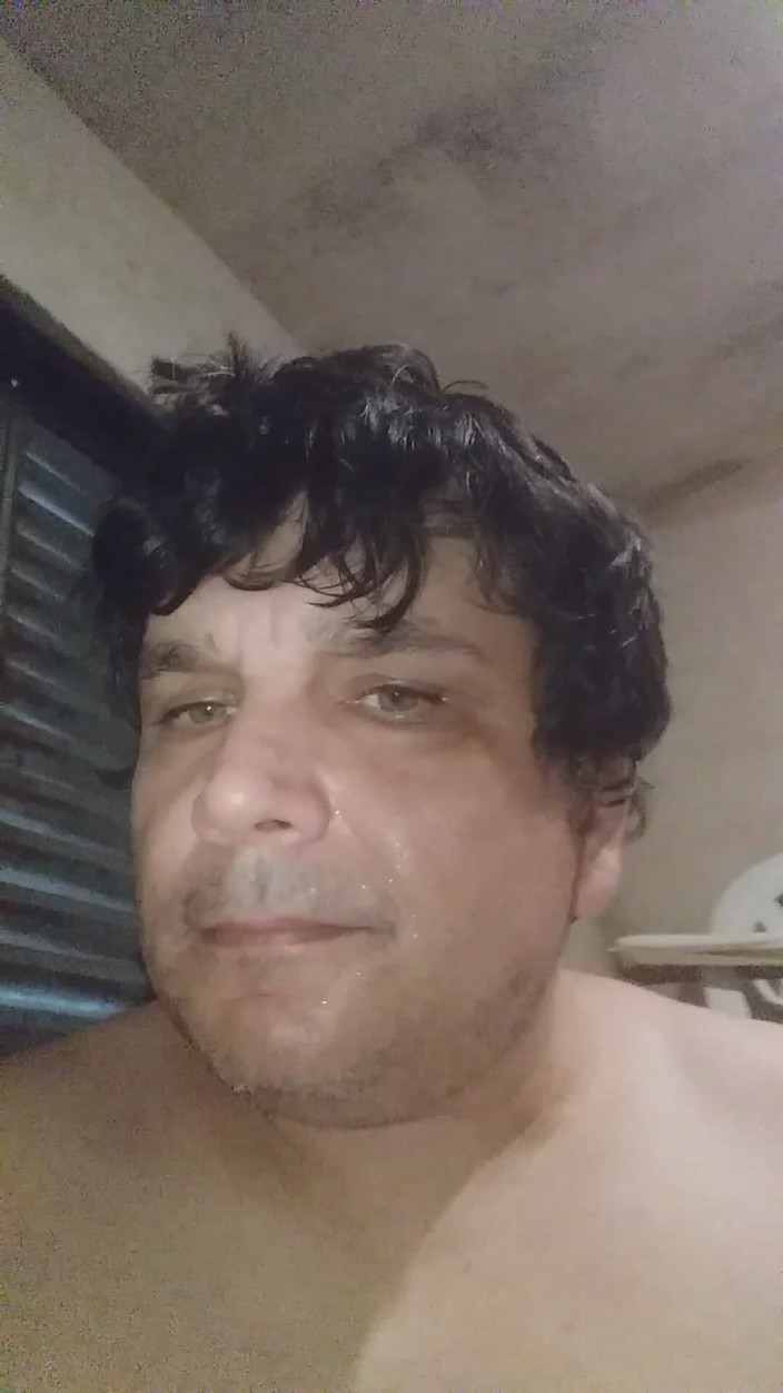 Claudio: Mi-a umplut fața cu spermă