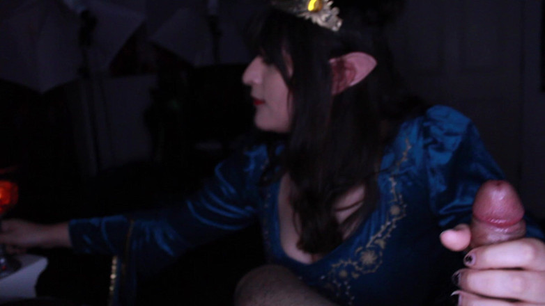 VickyVixen: Elf princezna se plíží do lidských komnat