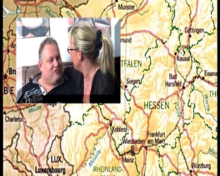 Deutschland Porno X: Quarteto de esposas trocando swingers e peitudas