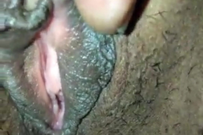 Riyadesi18: 夜、二人の旅行者が寂しい田舎娘の家に泊まりに来ました。しばらくして、彼はその女の子とセックスした。3人グループ