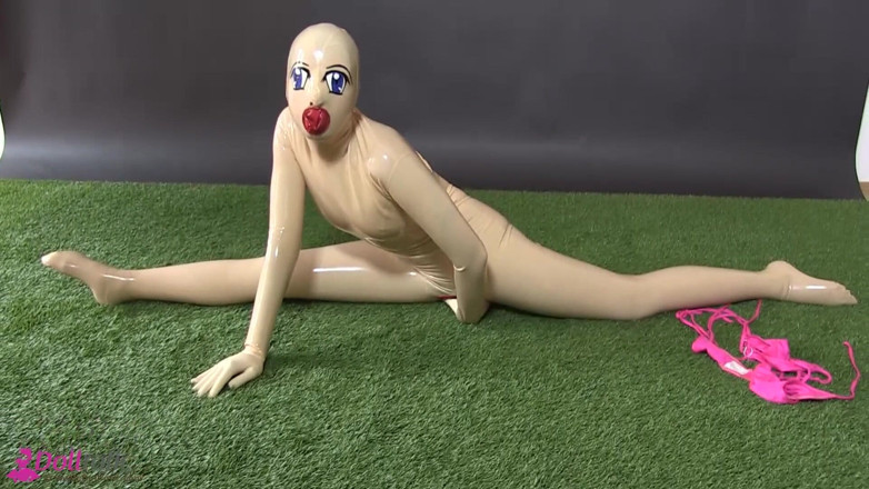 Dollrotic: Living Rubberdoll with Silicone Mask