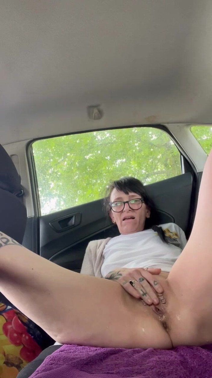 aewin11: Squirting in the Back of M Car