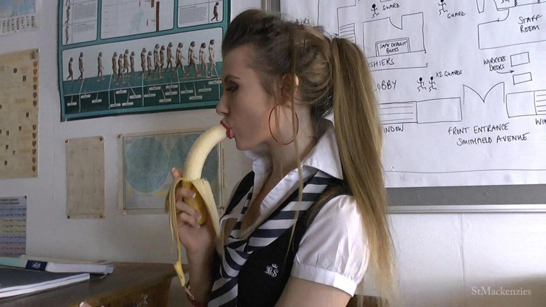 St Mackenzie's Archive: Brook fantazíruje o sání tvého ptáka