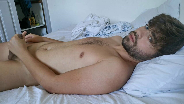 Beepied: Французька аматорська бджолина кінчає після гри на ліжку