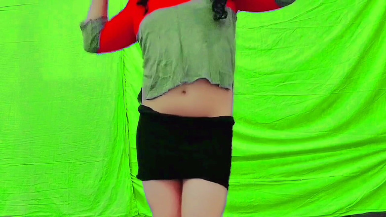 Kitty_Cross: Tentador crossdresser dando olhares brincalhões enquanto provoca