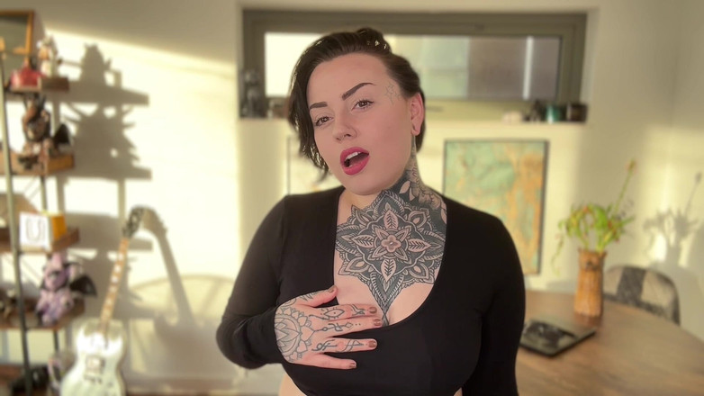 Miss Valentina: W łóżku z nią JOI