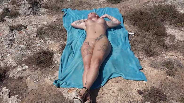 Porno kino: Busty German Blonde Gets Her Pierced Muff Smashed