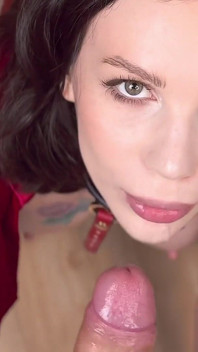 Cumshot in Red Riding Hood's Mouth