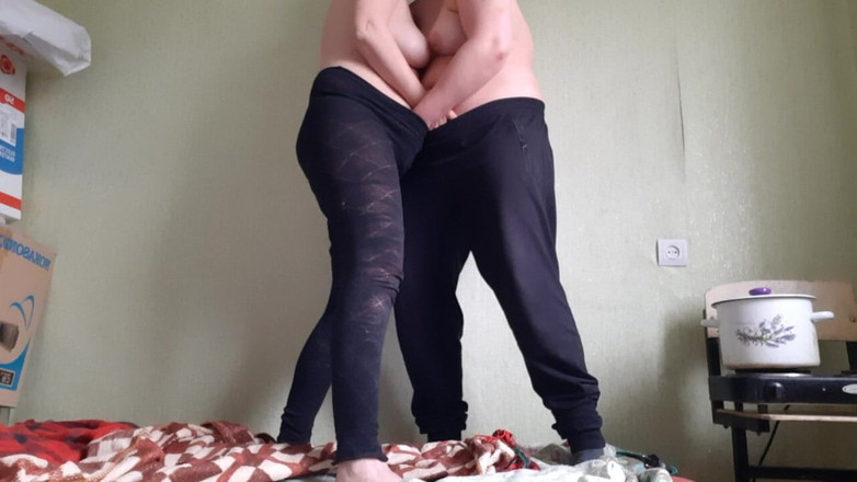 Lesbian-candys: Мы на кухне в общежитии трахаемся, пока никого нет - Lesbian-Candys