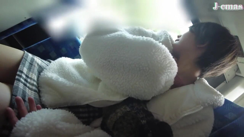 J-Cams: Si cantik pemberani merangkul udara terbuka dan meninggalkan jejak hangat...