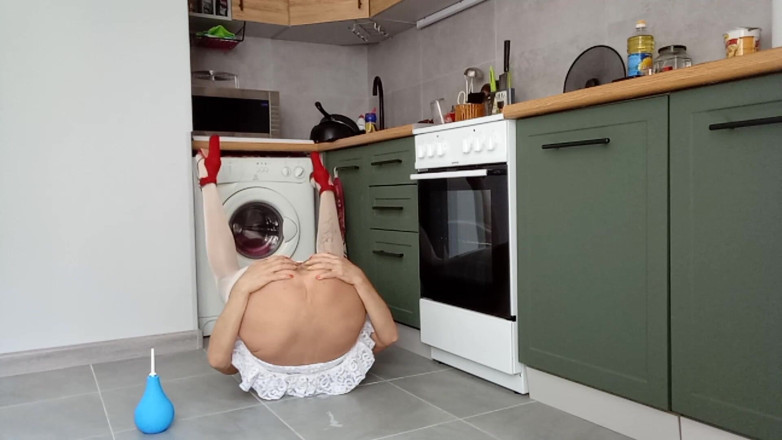 catandfox: Milk enema for nurse