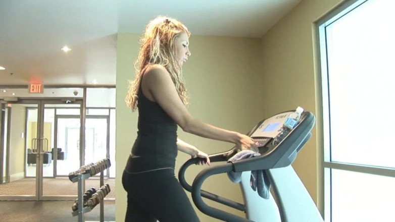 Hot Euro Girls: After workout blowjob