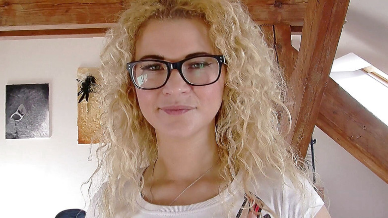 Sexy Amateurz: Adegan masturbasi kacamata dan stoking