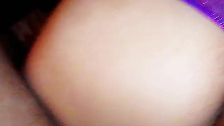 Milfta boohot: Femeie sexy matură cu cur mare călărește