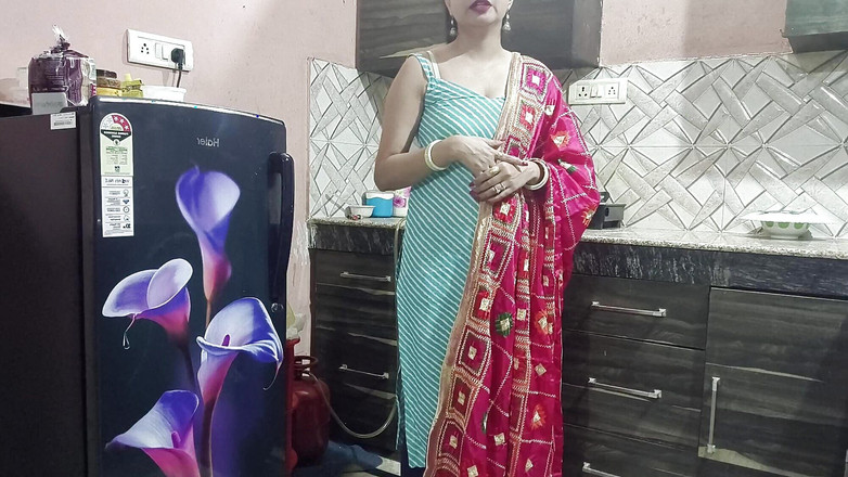 Saarabhabhi6: Devar bhabhi echter analsex, aufnahme von indischem devar, versucht analsex...