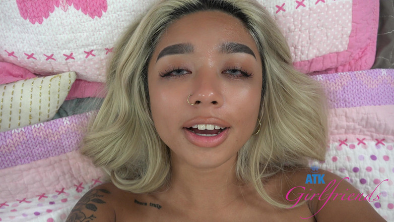 ATK Girlfriends: Gia chce tvého ptáka ve všech jejích dírách