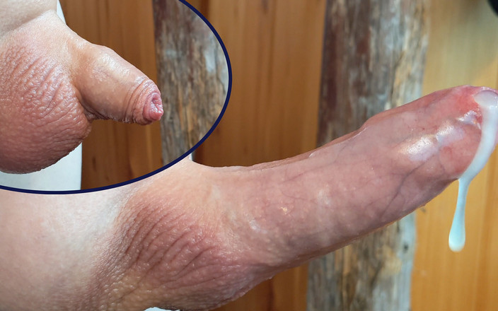 uncutcollegeguy: Pula mică virgină fără păr bravează rece pentru unele tachinare...