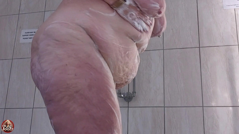 Uk Joolz: Pancuran mandi sabun