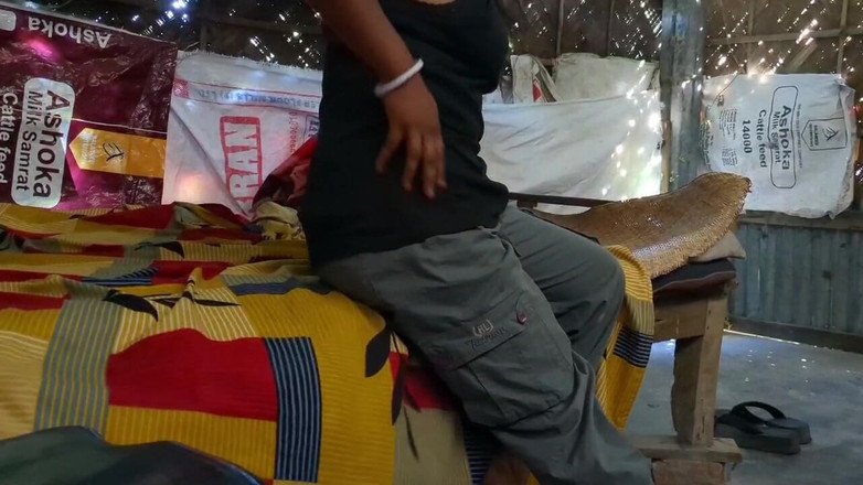 Jesmina: Bengalisk fru Harde anal närbild knulla med pojkvän