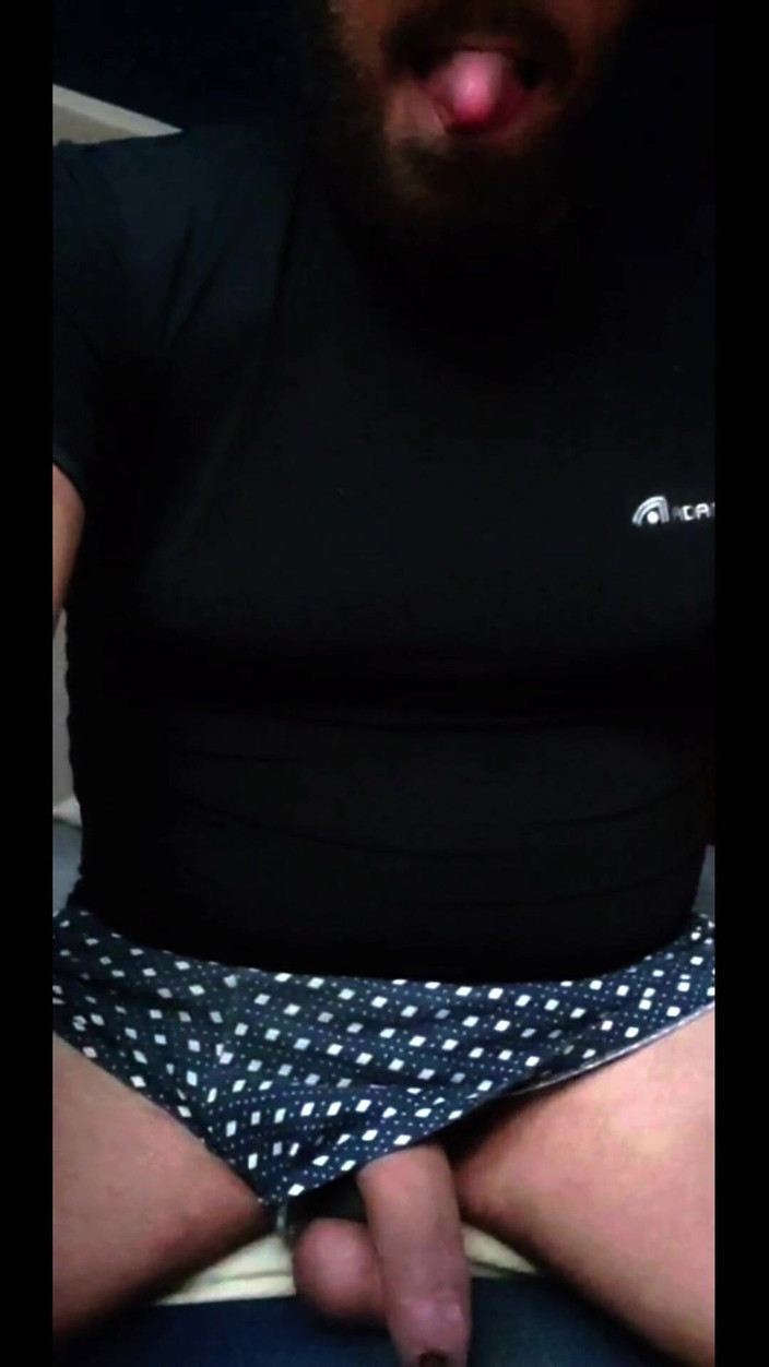 BBIG: Alpha Întinzându-ți fructele de pădure puternice