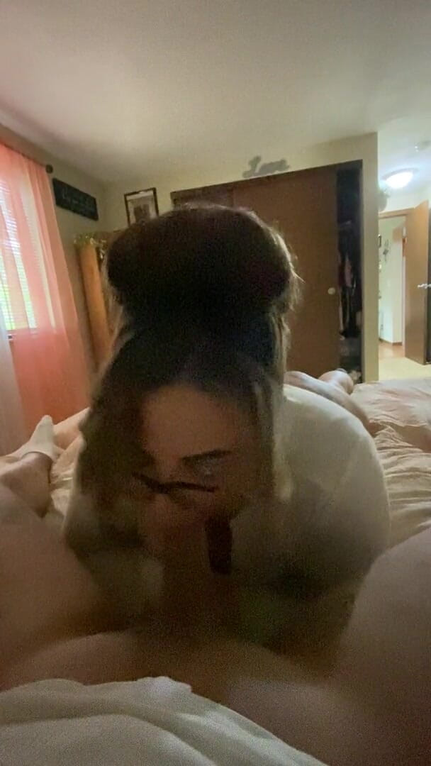 MzKiTTy91: Lunch Break Blowjob