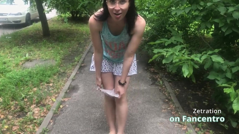 Zetration: La splendida mora sta giocando da porcellina nel tuo parco...