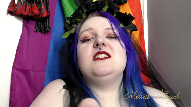 Mxtress Valleycat: Blow my nails