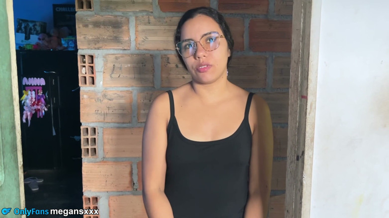 MeGanSxx: Me Presta Su Hermoso Cuerpo Para Hacer Un Lienzo.