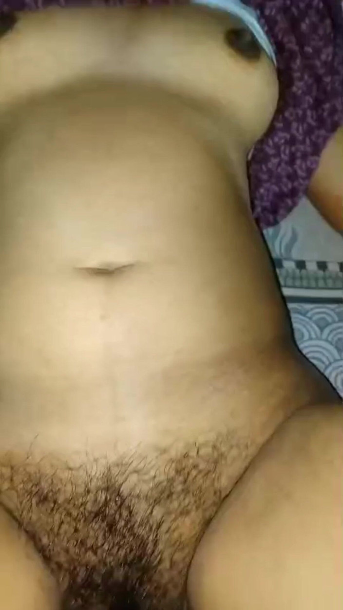 Hubby 23: Ho messo una carota nella figa della mia sorellastra sposata
