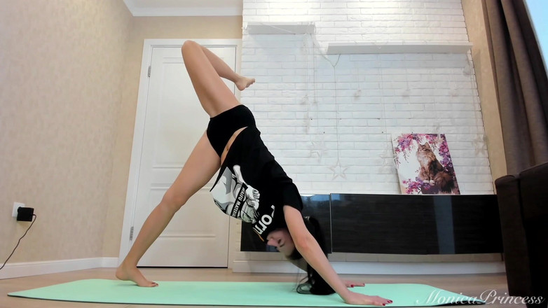 Princess Monica: Hatha yoga, denge ve esneme - canlı yayın