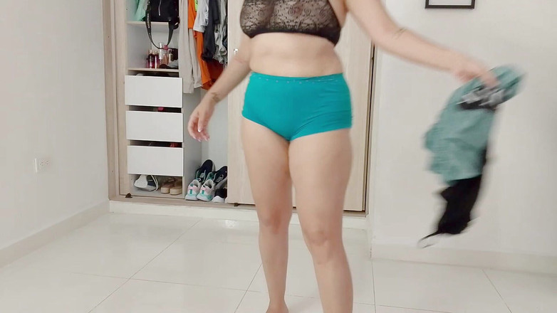 Esperanzitaluton: Мачеха переодеваясь